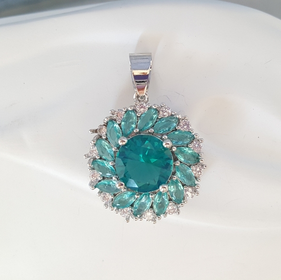 Jewelry - Peacock Green Zircon Pendant